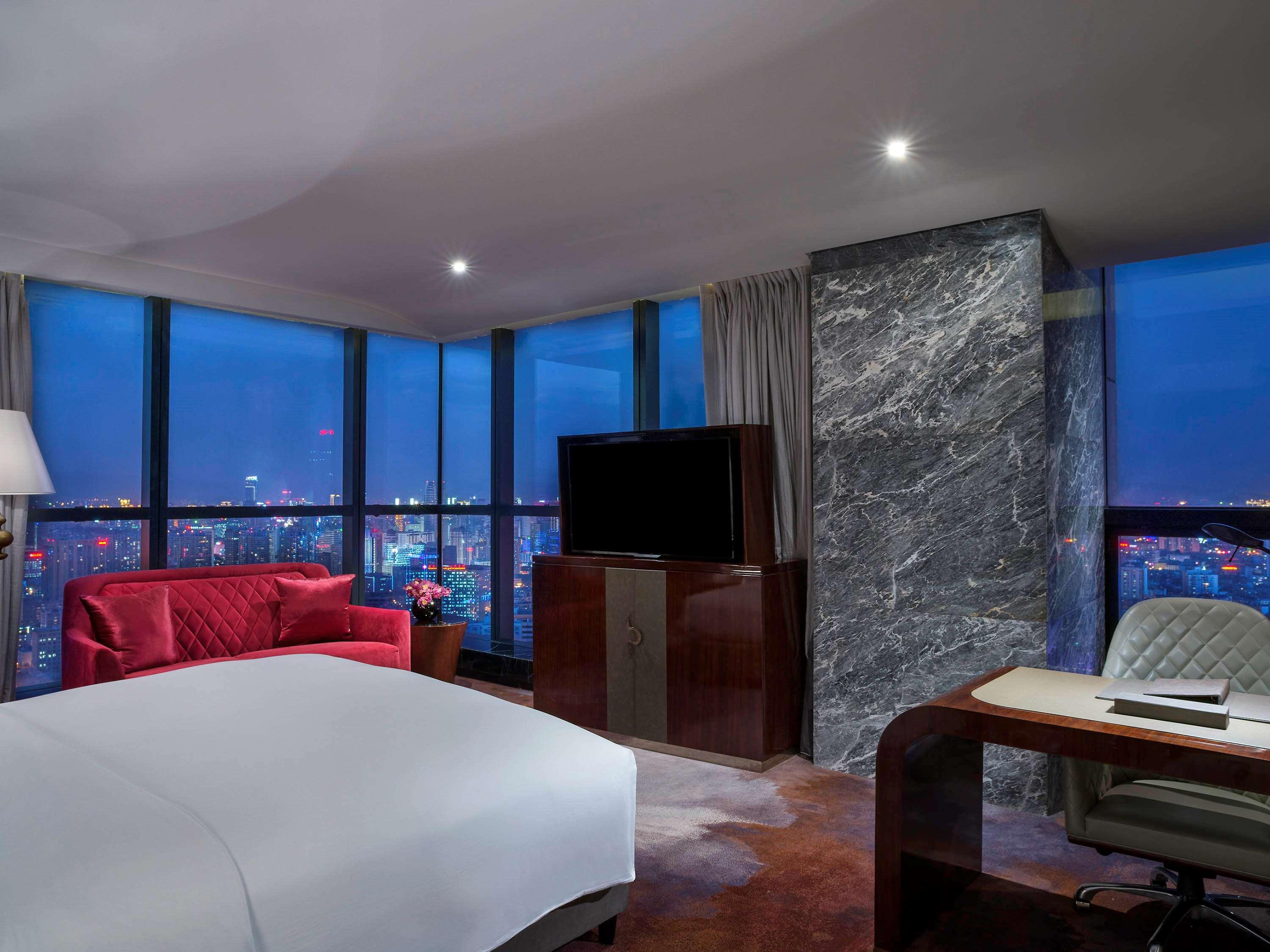 Hotel Sofitel Kunming Esterno foto