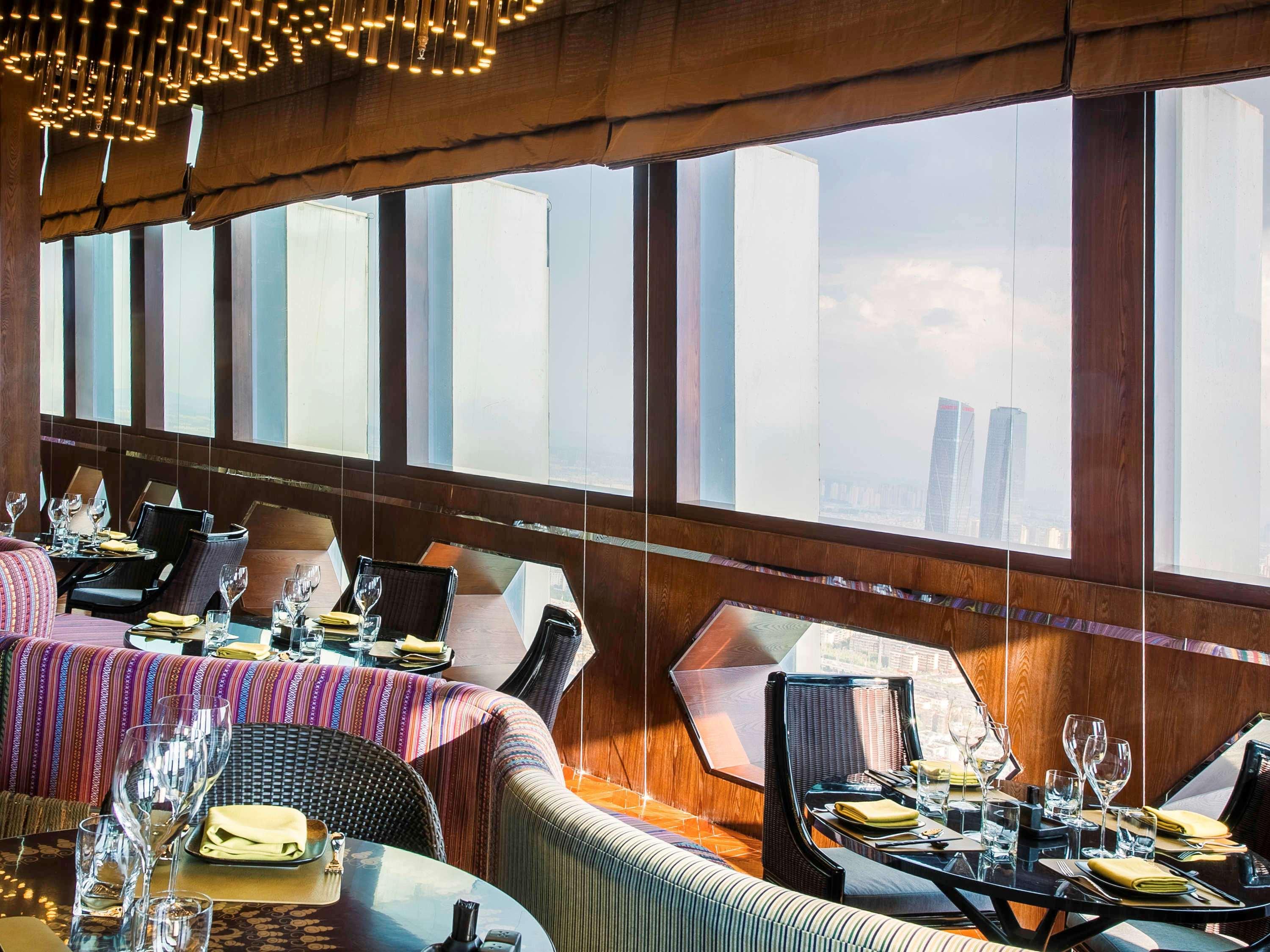 Hotel Sofitel Kunming Esterno foto